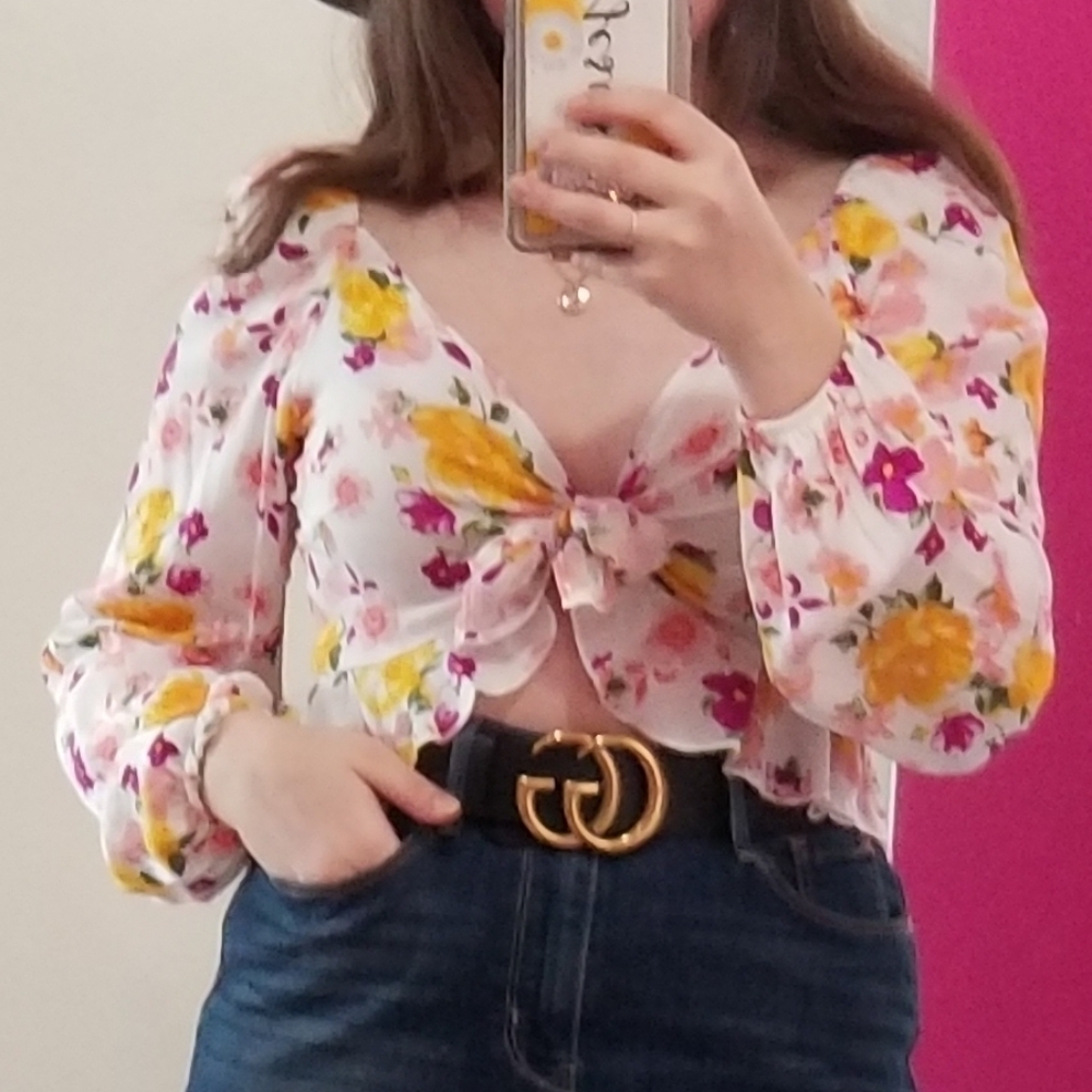 IVORY FLORAL TOP - Picture 7 of 7